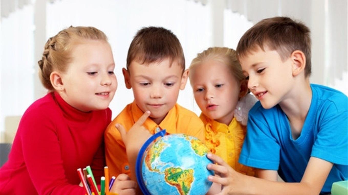 C:\Users\smail\Desktop\фото 2 діти грають.jpg